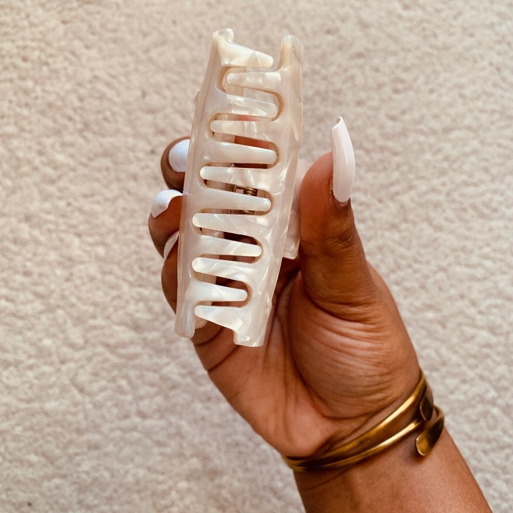 SOLD - Acrylic Claw Hair Clip